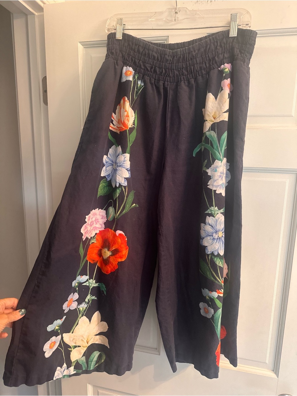 Anthropologie Women's Navy Wide-Leg Floral Bottoms